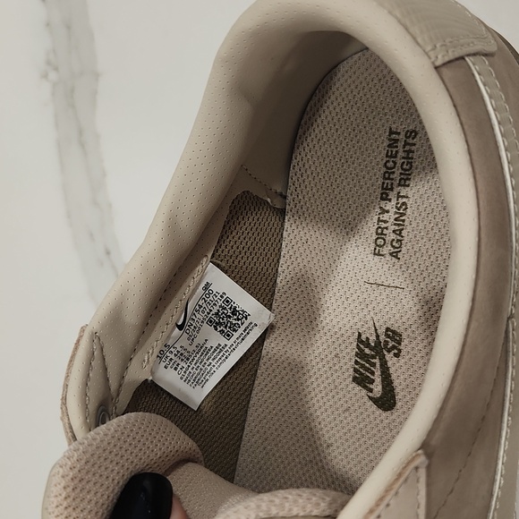 Nike SB Low Forty Percent Against Rights Sneakers - Picture 6 of 6